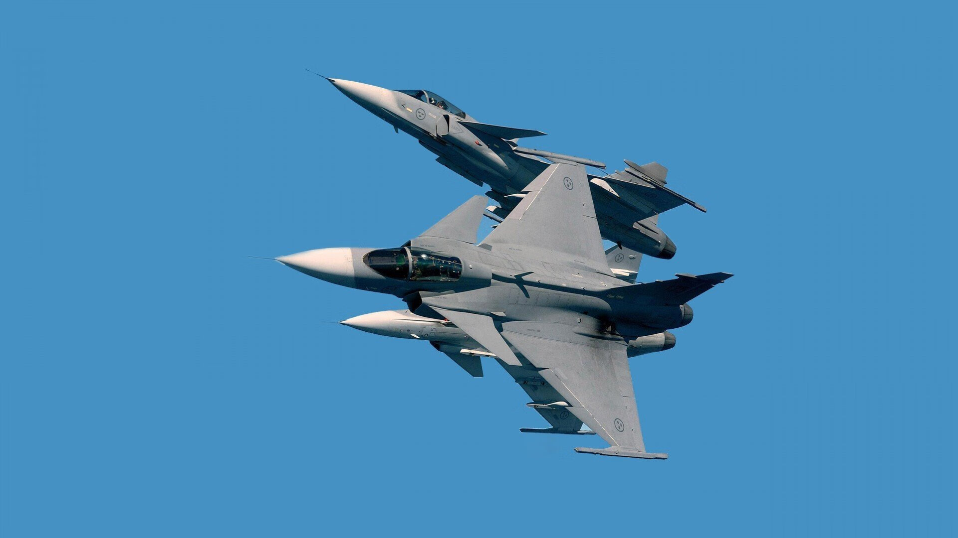 “曼城阵容豪华，誓言捍卫欧冠荣耀”